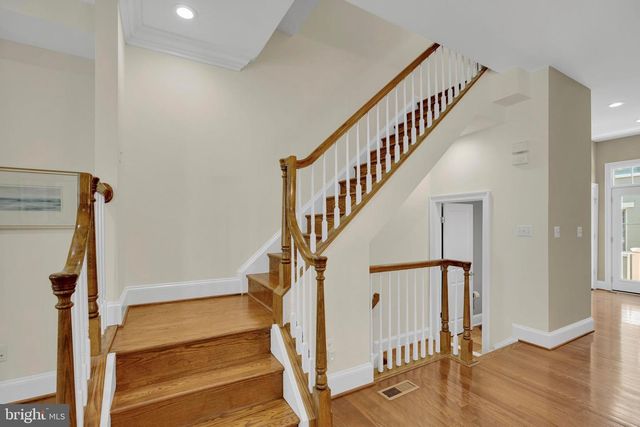 1818 POTOMAC GREENS DR, Alexandria, VA 22314
