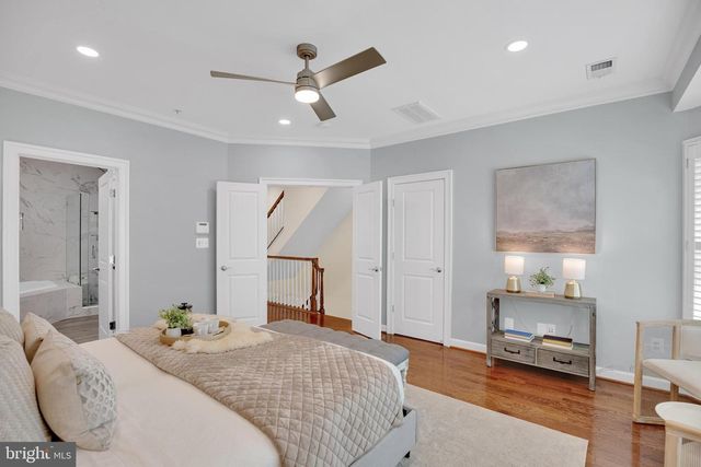 1818 POTOMAC GREENS DR, Alexandria, VA 22314