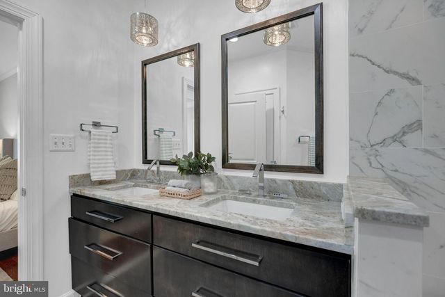 1818 POTOMAC GREENS DR, Alexandria, VA 22314