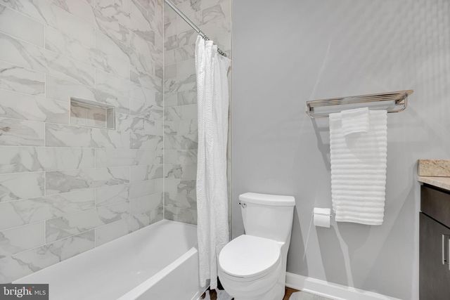 1818 POTOMAC GREENS DR, Alexandria, VA 22314
