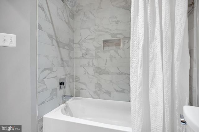 1818 POTOMAC GREENS DR, Alexandria, VA 22314