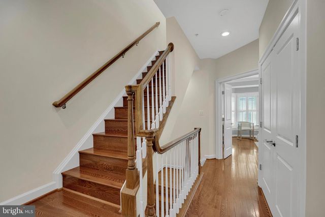 1818 POTOMAC GREENS DR, Alexandria, VA 22314