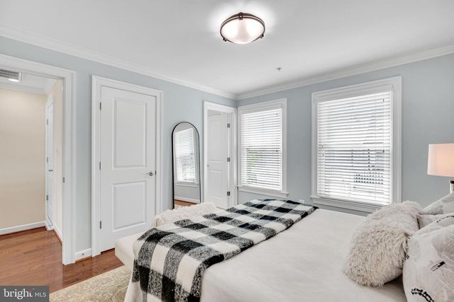 1818 POTOMAC GREENS DR, Alexandria, VA 22314