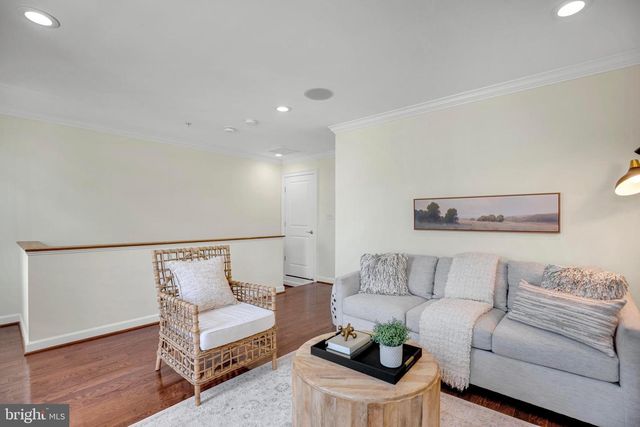 1818 POTOMAC GREENS DR, Alexandria, VA 22314