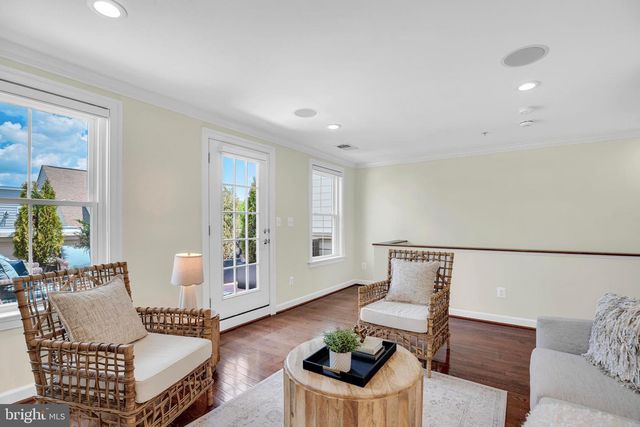 1818 POTOMAC GREENS DR, Alexandria, VA 22314
