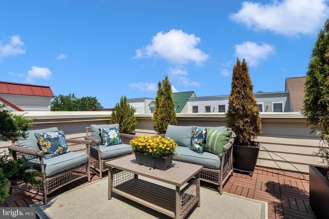 1818 POTOMAC GREENS DR, Alexandria, VA 22314