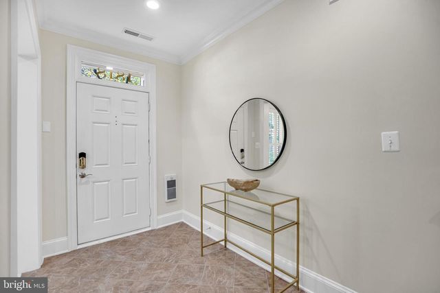 1818 POTOMAC GREENS DR, Alexandria, VA 22314