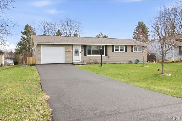 105 Clark Lane, Camillus, NY 13031