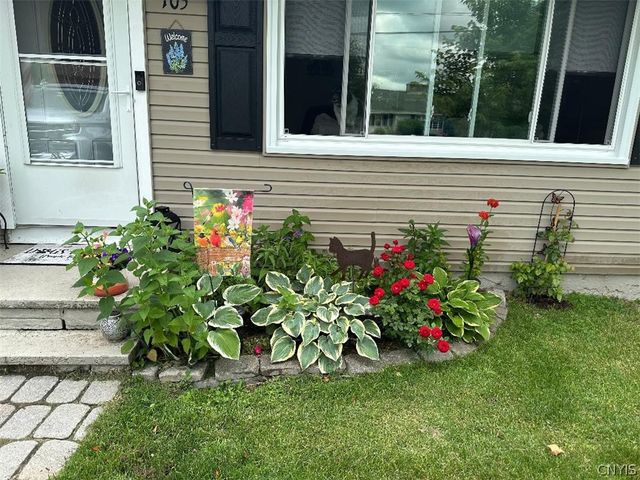 105 Clark Lane, Camillus, NY 13031