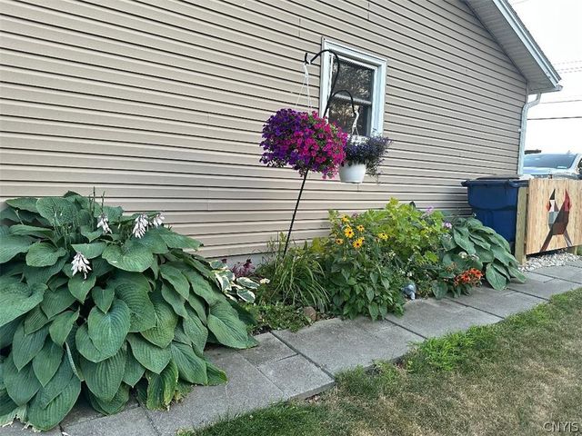 105 Clark Lane, Camillus, NY 13031