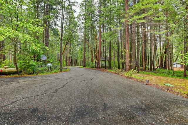 17900 Lightfoot Way, Nevada City, CA 95959