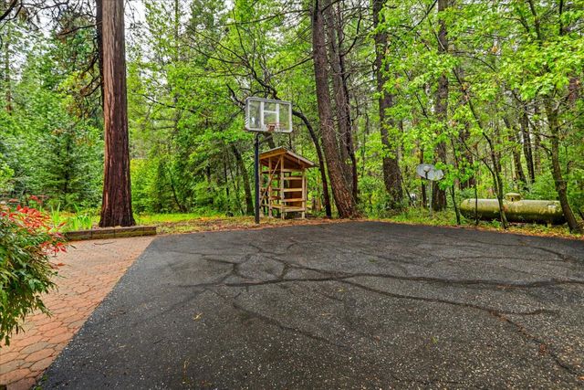 17900 Lightfoot Way, Nevada City, CA 95959