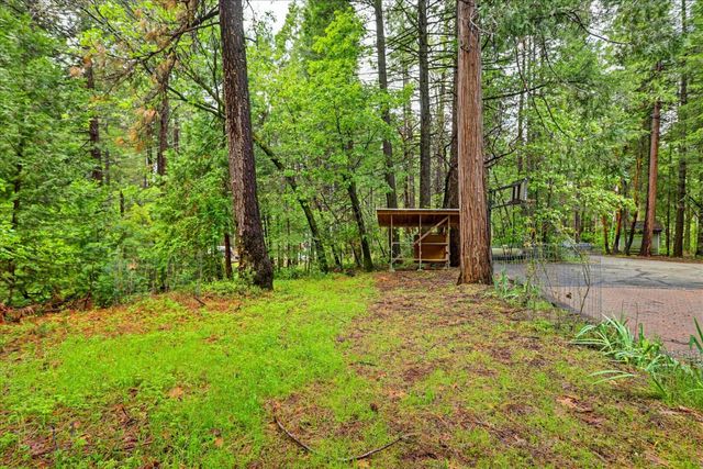 17900 Lightfoot Way, Nevada City, CA 95959
