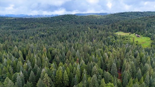 17900 Lightfoot Way, Nevada City, CA 95959