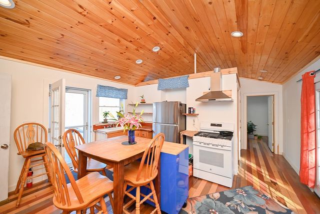 66R Ledge Farm Road, Nottingham, NH 03290
