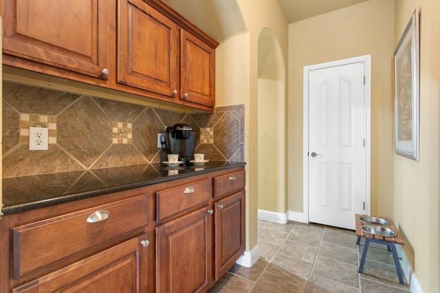 1442 River Forest DR, Round Rock, TX 78665