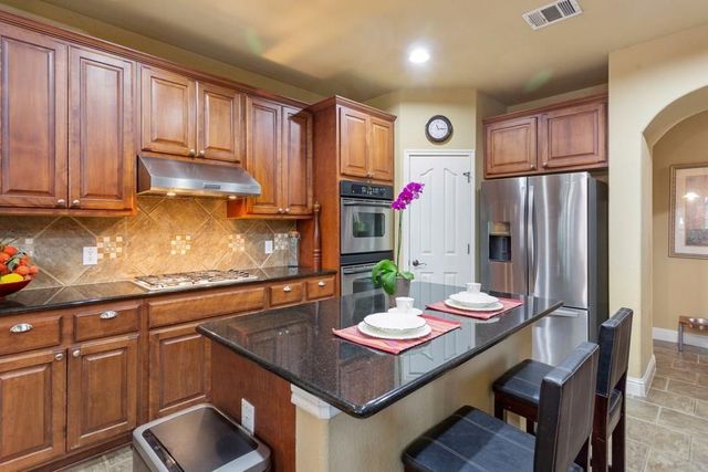 1442 River Forest DR, Round Rock, TX 78665