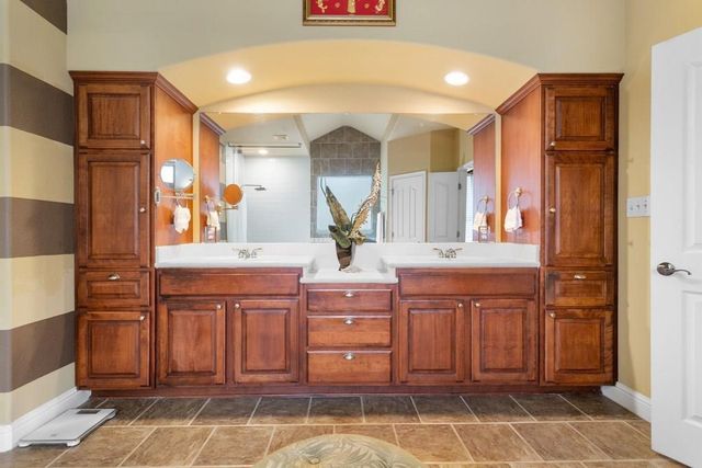 1442 River Forest DR, Round Rock, TX 78665