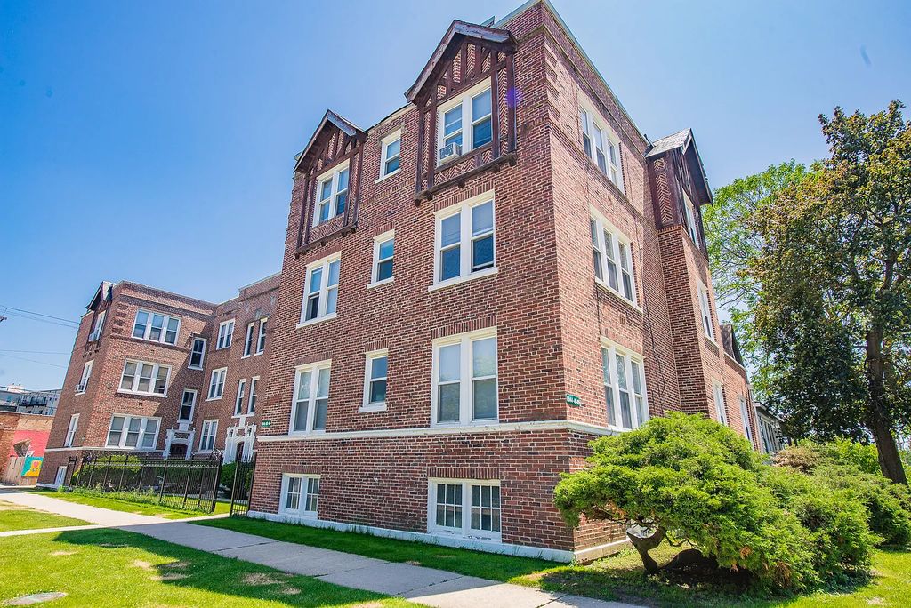 6848 32nd Street 4, Berwyn, IL 60402