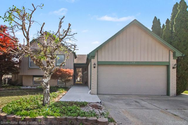 38004 Fringe Drive, Sterling Heights, MI 48310