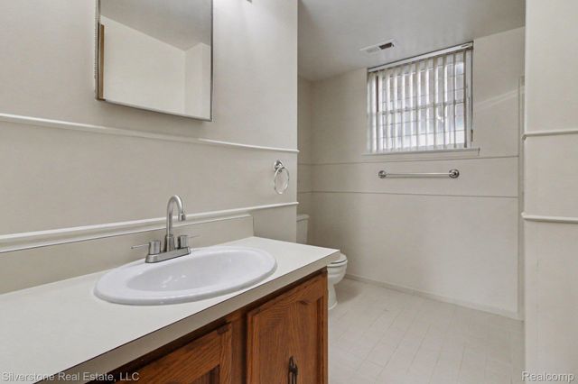 38004 Fringe Drive, Sterling Heights, MI 48310