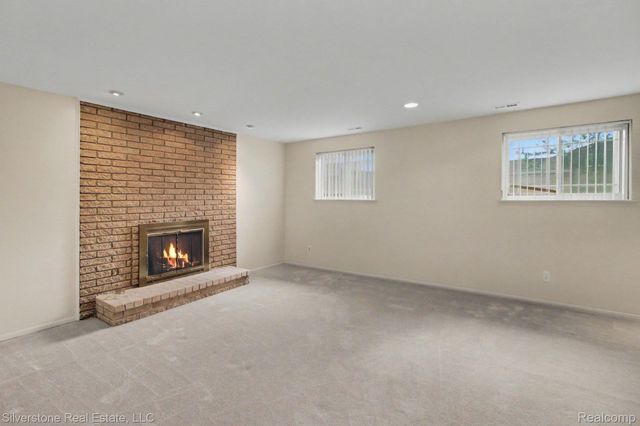 38004 Fringe Drive, Sterling Heights, MI 48310