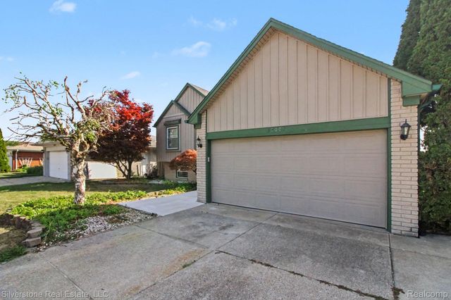 38004 Fringe Drive, Sterling Heights, MI 48310