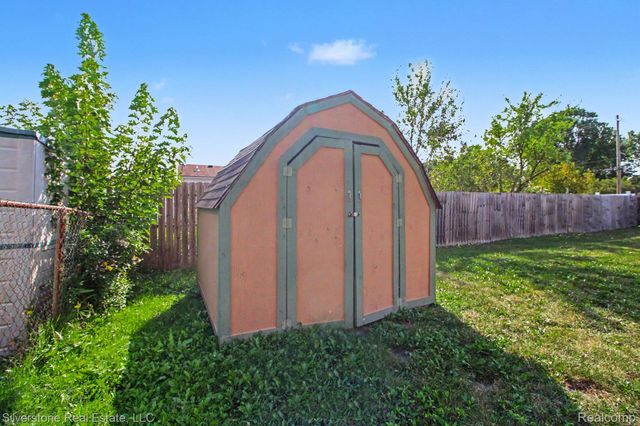 38004 Fringe Drive, Sterling Heights, MI 48310