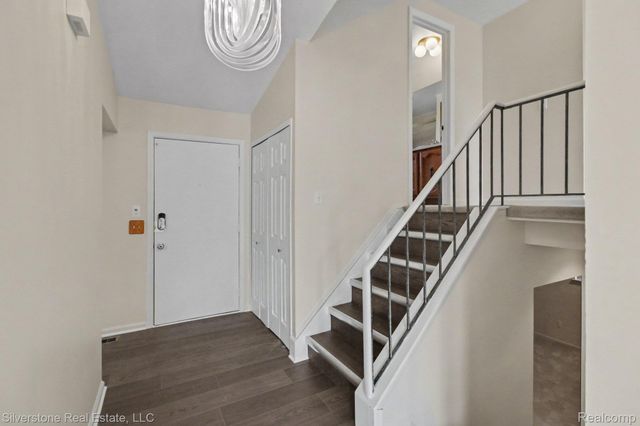 38004 Fringe Drive, Sterling Heights, MI 48310