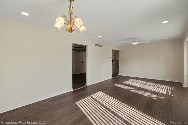 38004 Fringe Drive, Sterling Heights, MI 48310