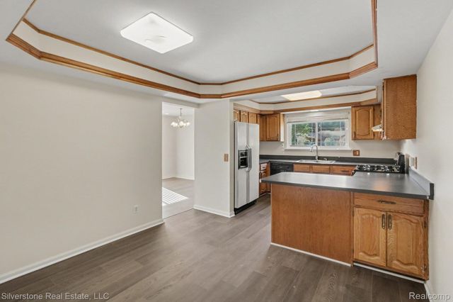 38004 Fringe Drive, Sterling Heights, MI 48310