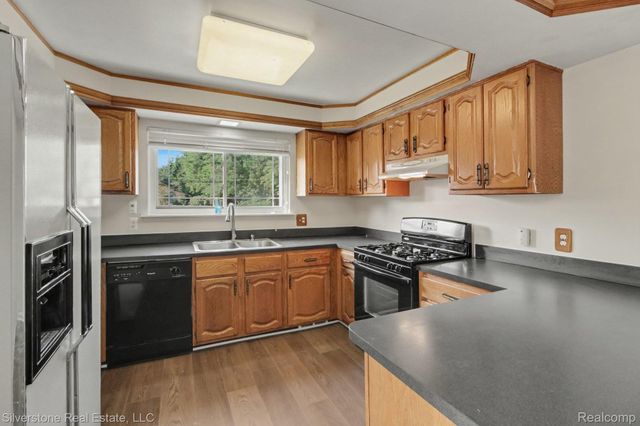 38004 Fringe Drive, Sterling Heights, MI 48310