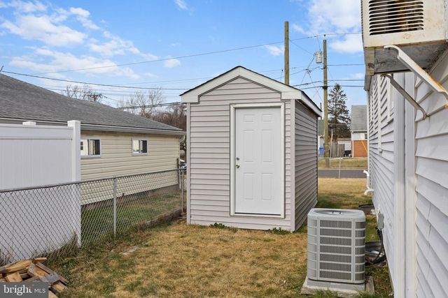 216 BLUE JAY LN, Mount Holly, NJ 08060