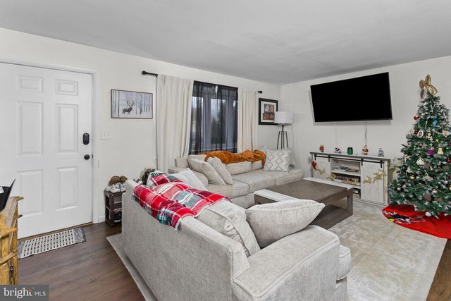 216 BLUE JAY LN, Mount Holly, NJ 08060