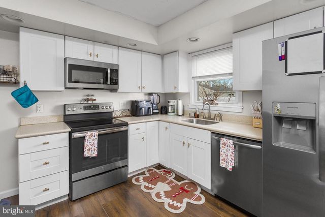 216 BLUE JAY LN, Mount Holly, NJ 08060