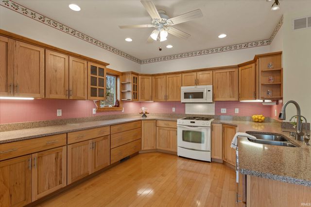 7185 N 1150 W Road, Shipshewana, IN 46565