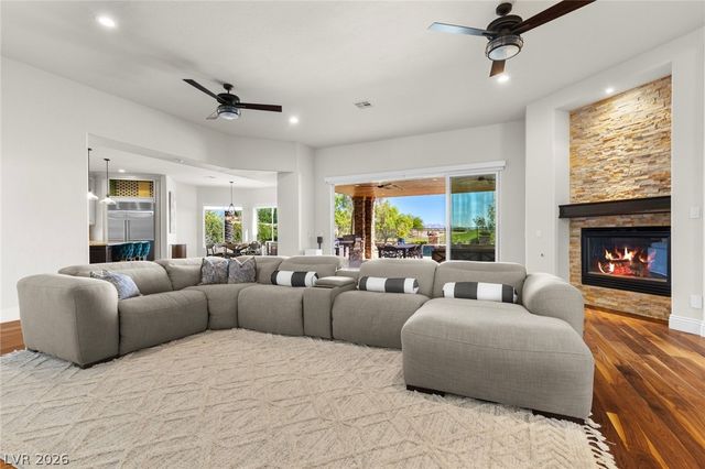 712 Canyon Greens Drive, Las Vegas, NV 89144