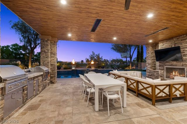 712 Canyon Greens Drive, Las Vegas, NV 89144