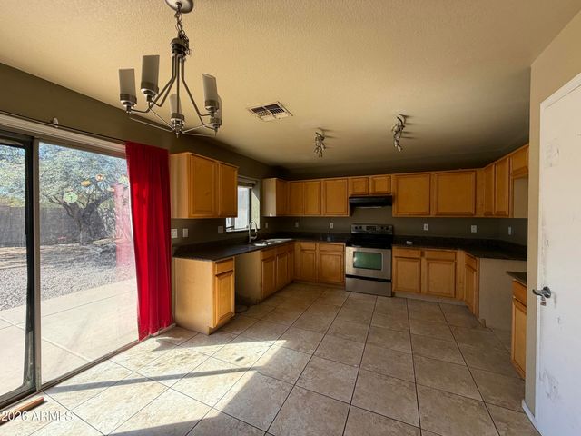 6209 W Jones Avenue, Phoenix, AZ 85043