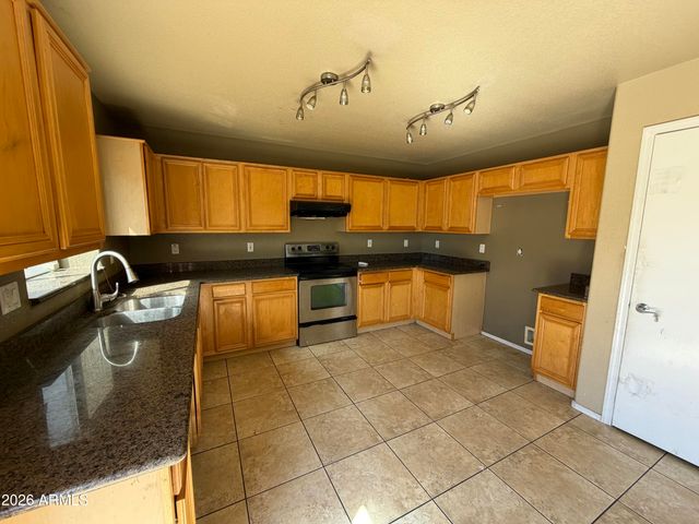 6209 W Jones Avenue, Phoenix, AZ 85043