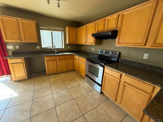 6209 W Jones Avenue, Phoenix, AZ 85043