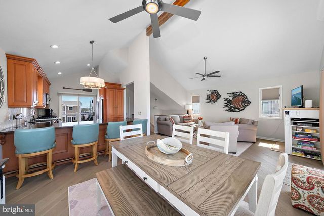 218 W 27TH ST, Ship Bottom, NJ 08008