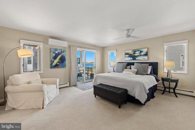 218 W 27TH ST, Ship Bottom, NJ 08008