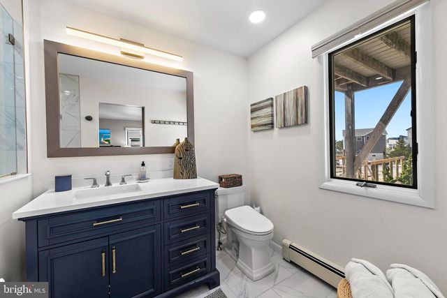 218 W 27TH ST, Ship Bottom, NJ 08008