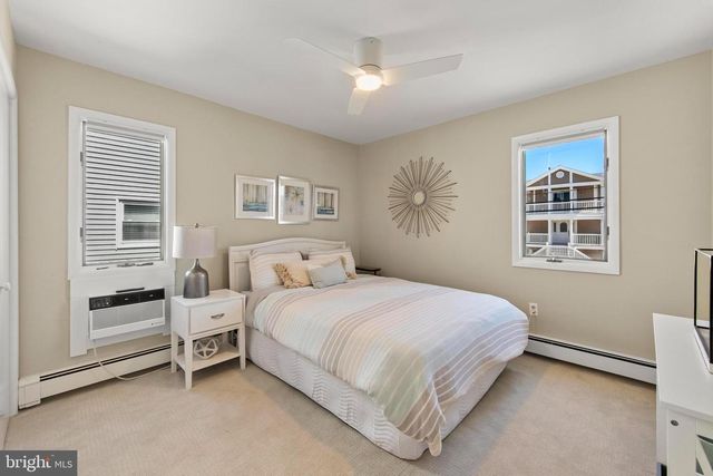 218 W 27TH ST, Ship Bottom, NJ 08008