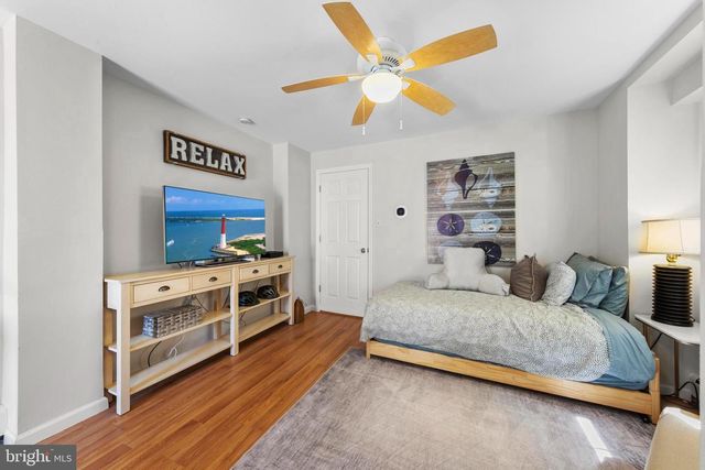 218 W 27TH ST, Ship Bottom, NJ 08008