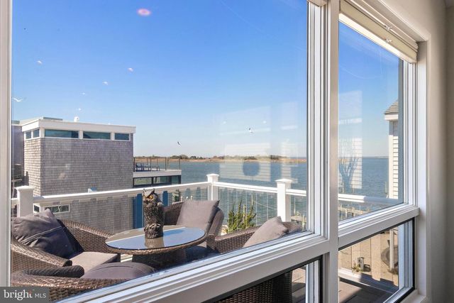 218 W 27TH ST, Ship Bottom, NJ 08008