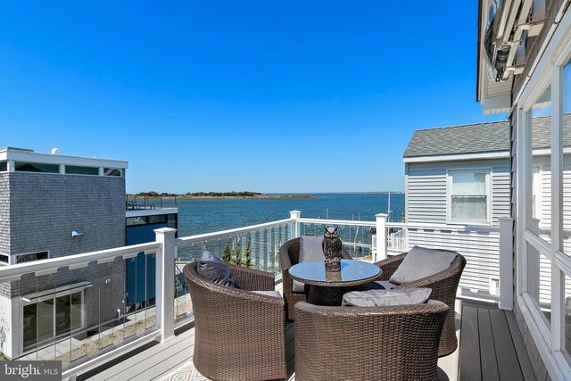 218 W 27TH ST, Ship Bottom, NJ 08008