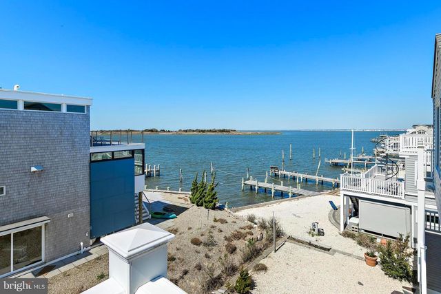 218 W 27TH ST, Ship Bottom, NJ 08008