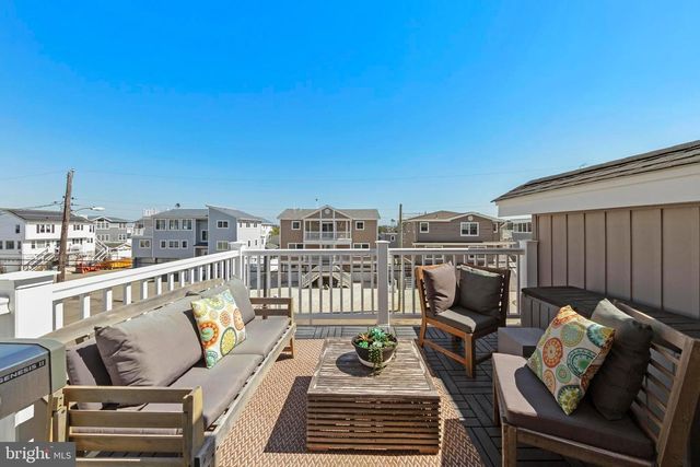 218 W 27TH ST, Ship Bottom, NJ 08008